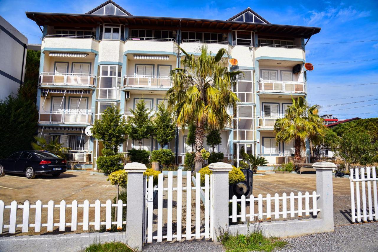 White Sea View Apartment Velipojë Dış mekan fotoğraf