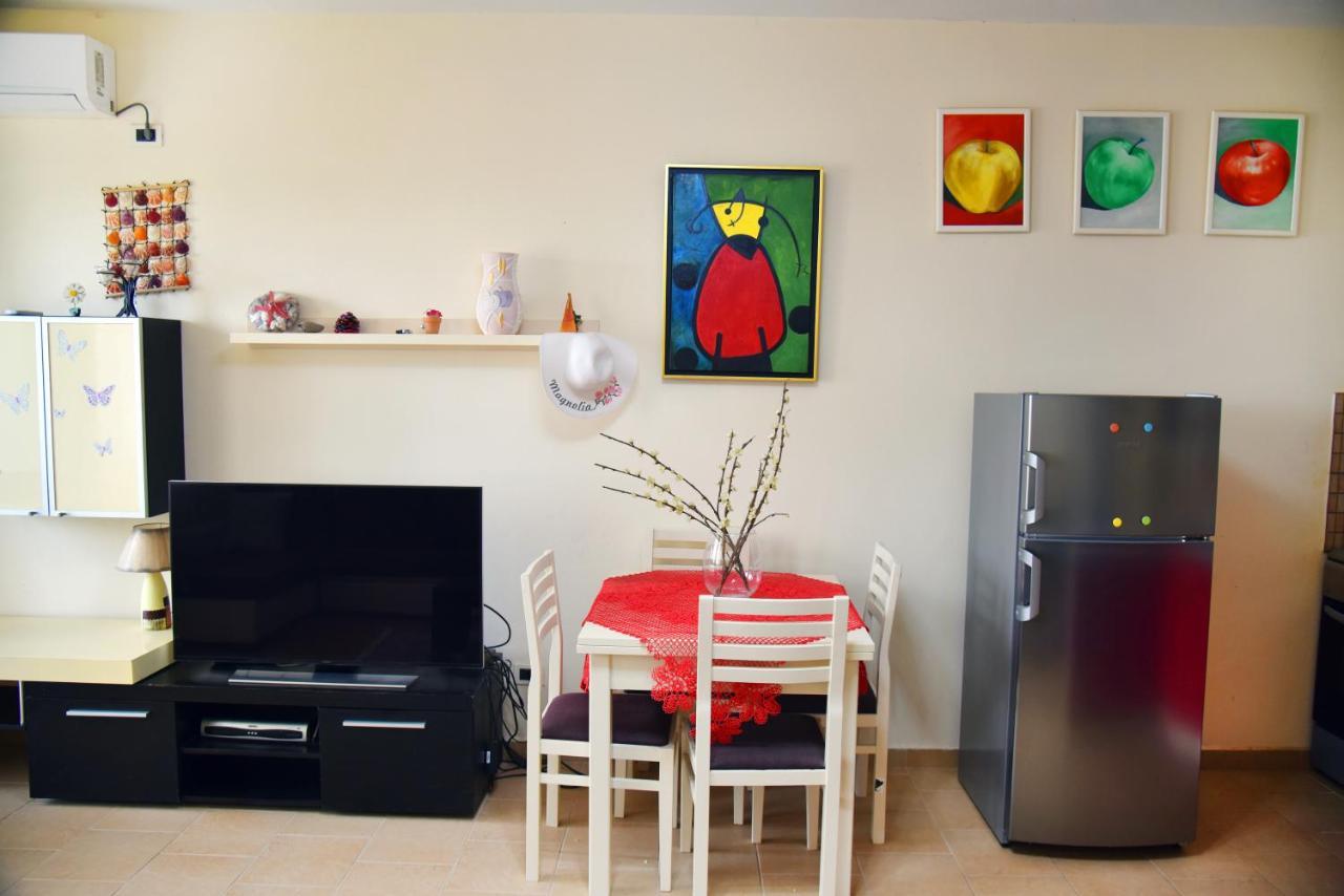 White Sea View Apartment Velipojë Dış mekan fotoğraf