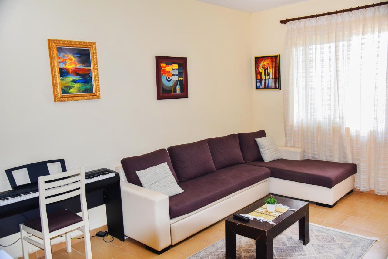 White Sea View Apartment Velipojë Dış mekan fotoğraf